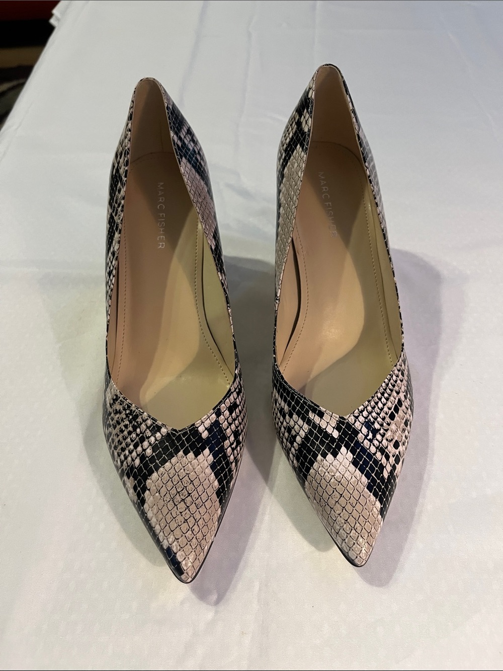 Marc Fisher Beige & Black Snake-Print Pointed-Toe Pumps 91/2